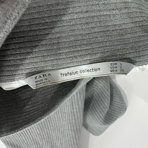 Zara Trafaluc Zip Shoulder Layered Top Mock Neck Gray White Size Small - Picture 9 of 11
